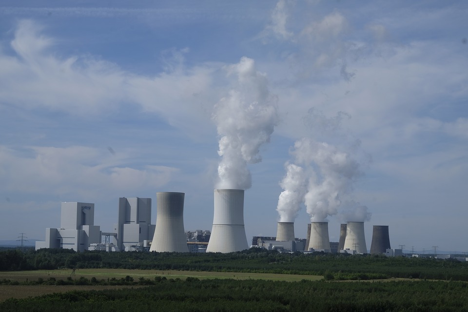 EXPLAINER-Could Germany keep its nuclear plants running?