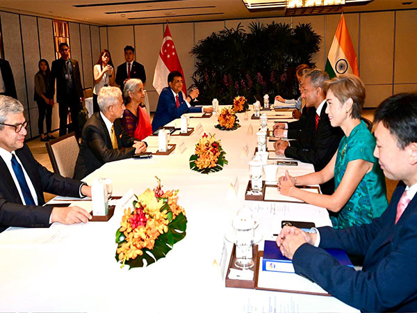 India-Singapore Ministerial Roundtable Boosts Bilateral Ties