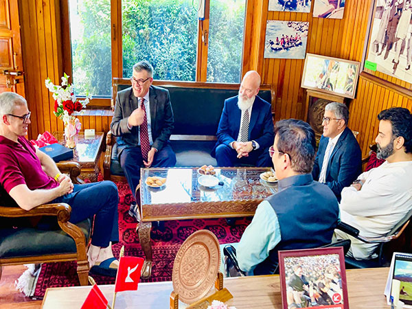 US Diplomats Meet Omar Abdullah, Discuss Travel Advisories for Kashmir