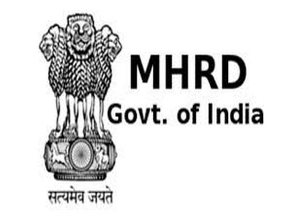 MHRD Secretary meets with Vice-Chancellor and Registrar of University of Delhi 