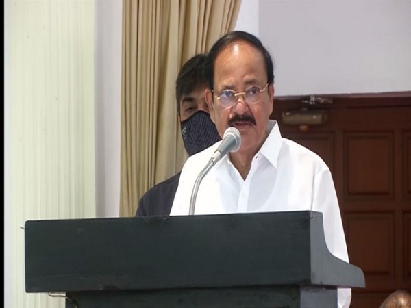 VP Naidu advises CSIR to focus on climate change, problems faced by farmers