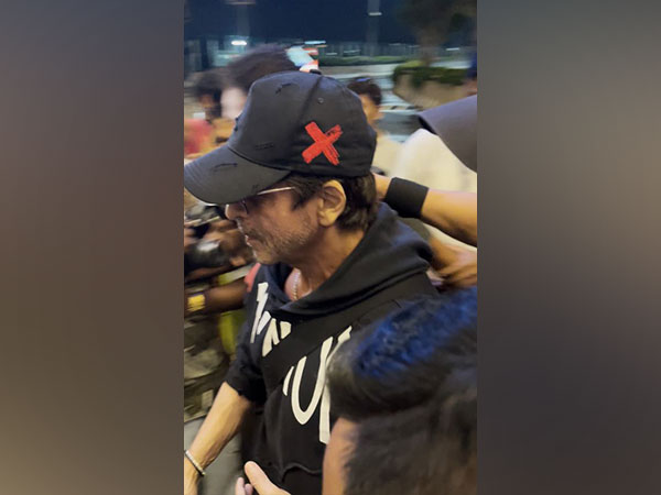 Shah Rukh Khan Mobbed by Fans at Mumbai Airport En Route to Host IIFA 2024 in Abu Dhabi