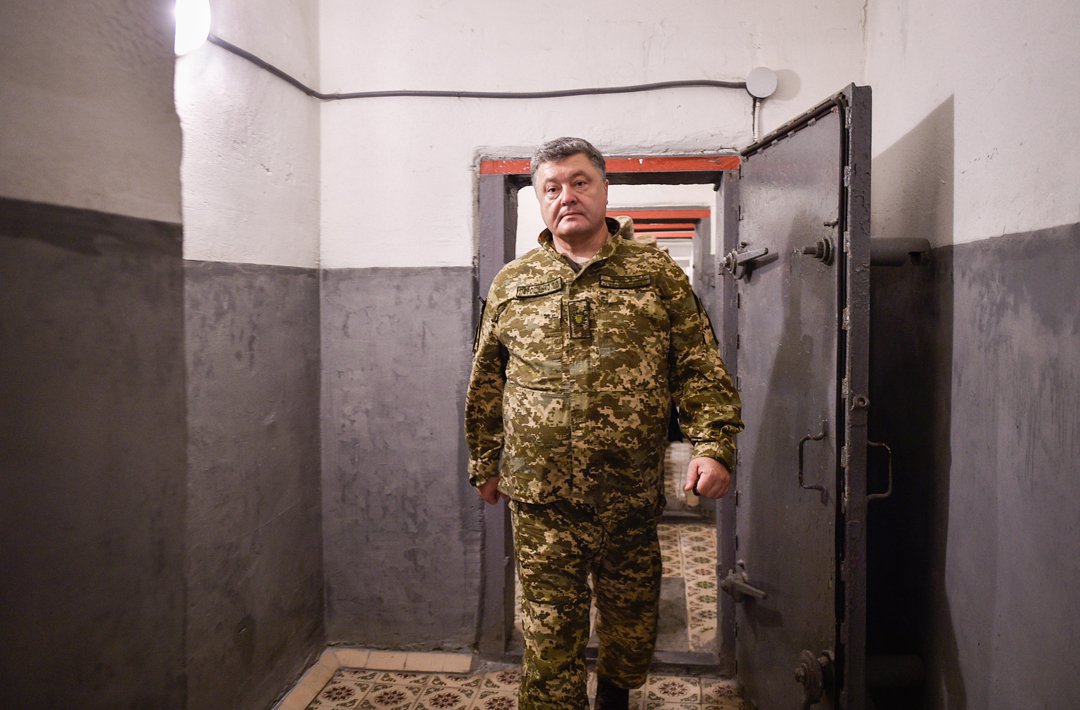Ukrainian president Petro Poroshenko asks lawmakers for approval of martial law
