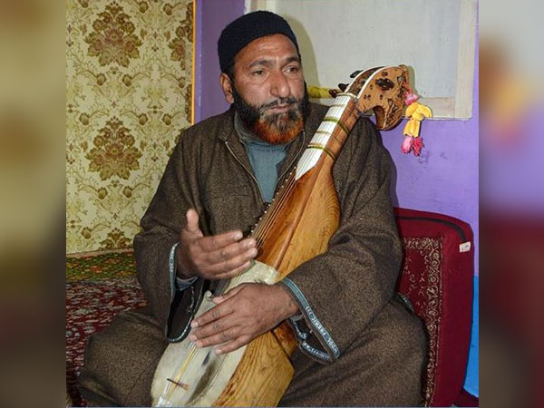 Kashmir's traditional Sufi singer Noor Mohammad's song storms internet