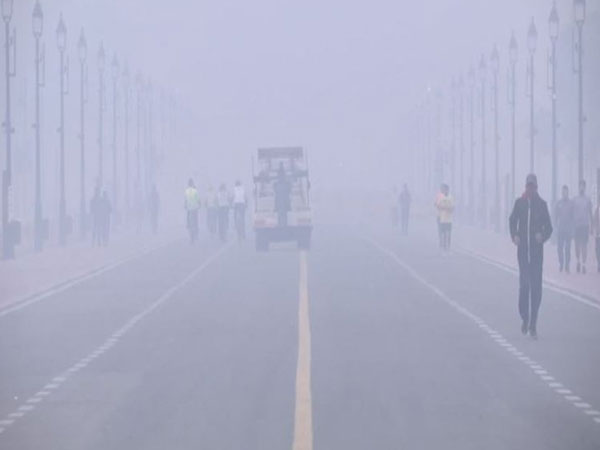 At AQI of 393, Delhi's air quality sees slight improvement, dips to 'very poor'