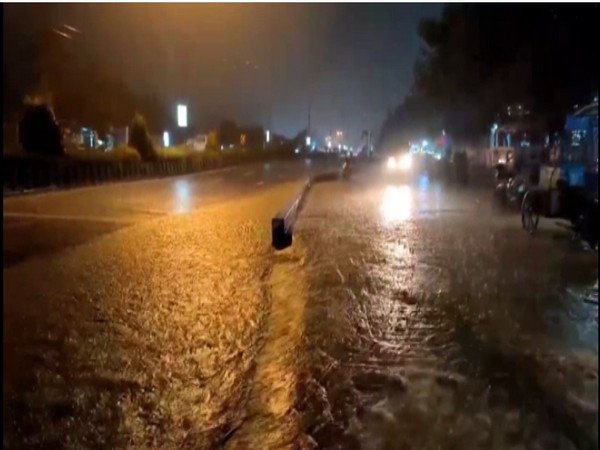 Heavy rain causes waterlogging in several areas of Chennai 