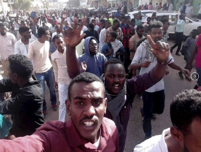 Clash between Sudanese military, security service led 1 dead, many injured