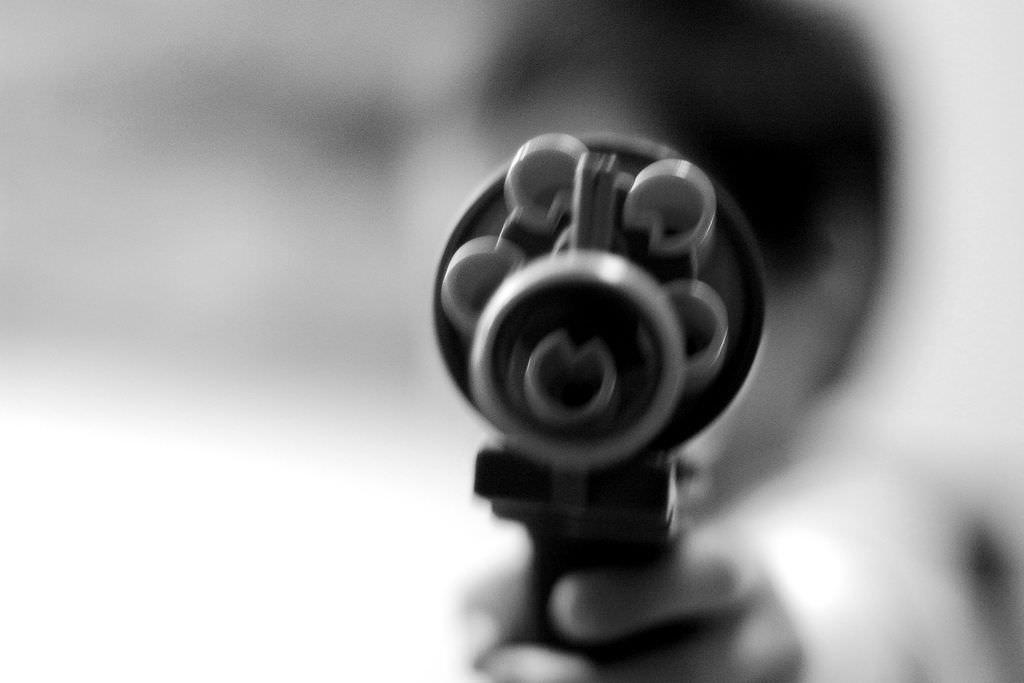 Commando at Wickremesinghe's residence shot himself with his service revolver