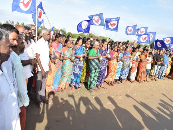 Tamil Nadu: Locals pay tribute to those who lost lives in 2004 Tsunami