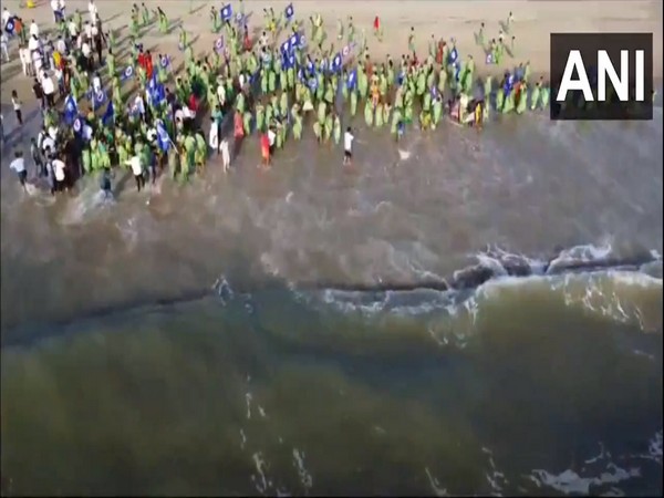 Tamil Nadu: People in Cuddalore pay homage to victims on 19th anniversary of 2004 Tsunami