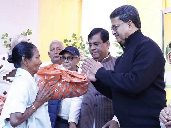 Blanket Distribution Marks 121st Birth Anniversary of Vaishnavacharya Shri Manan Nambrata Brahmachariji