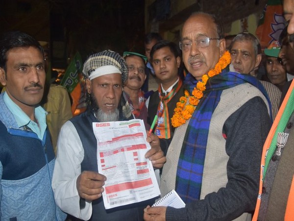 Vijay Goel visits slum area in Manish Sisodia's constituency; slams AAP govt over failed promises 