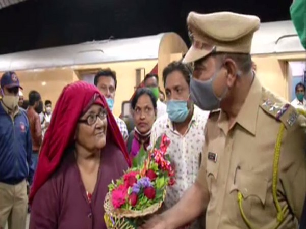 65-year-old woman freed from Pakistani jail, returns to Aurangabad