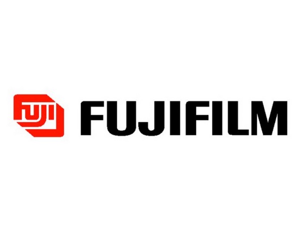 Fujifilm announces slimmed-down X-E4 mirrorless camera