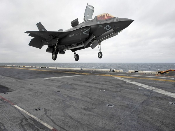 US races to retrieve crashed F-35 before China can seize 'its most advanced' jet 