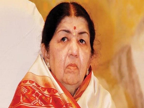 Lata Mangeshkar showing signs of improvement, to remain in ICU: family