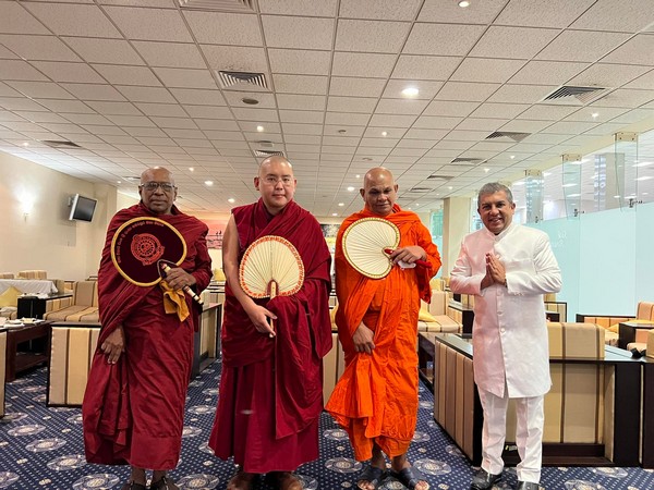 Ling Rinpoche, reincarnation of the teacher of Dalai Lama reaches Sri Lanka