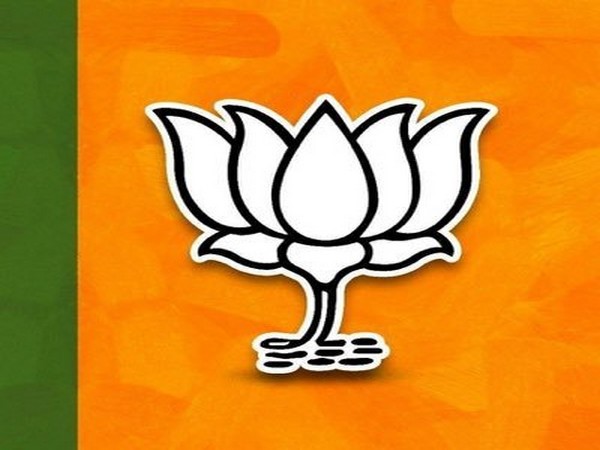 Samajwadi Party fielding criminals in UP polls: BJP