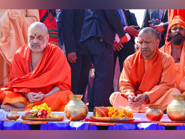 Amit Shah and Yogi Adityanath Embark on Spiritual Journey at Mahakumbh