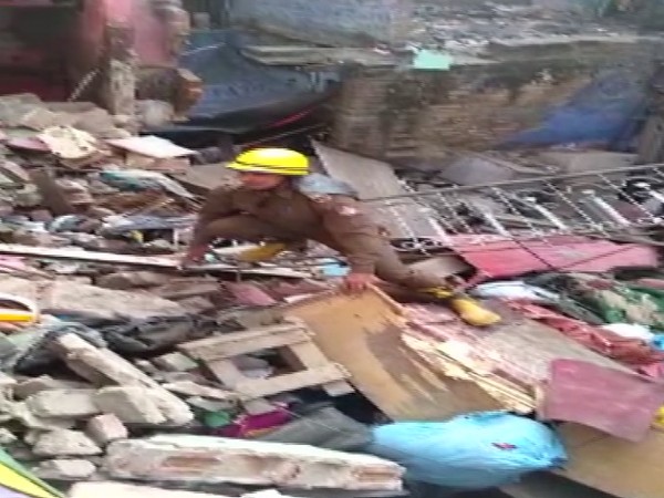 Mumbai: Car damaged in wall collapse