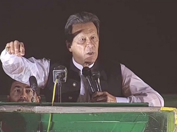 At Islamabad jalsa, Imran Khan smears opposition, claims conspiracy but stays mum on Pak army 