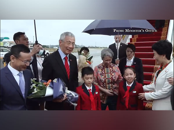 Malaysian PM Lee reaches China on week-long visit