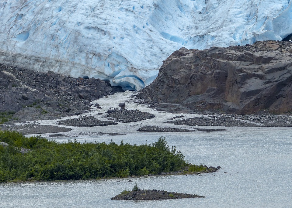 Algae blooms to make glaciers melt faster than thought - scientists