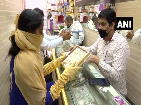 Jewellery shops reopen in Lucknow amid lockdown 4.0