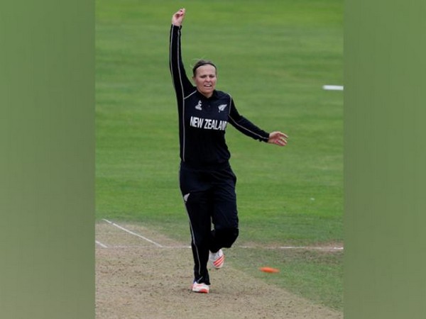 NZ seamer Lea Tahuhu loses New Zealand's central contract for 2022-23