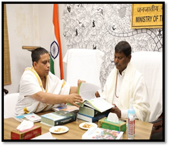 Arjun Munda meets with Patanjali team to review progress in area of tribal welfare