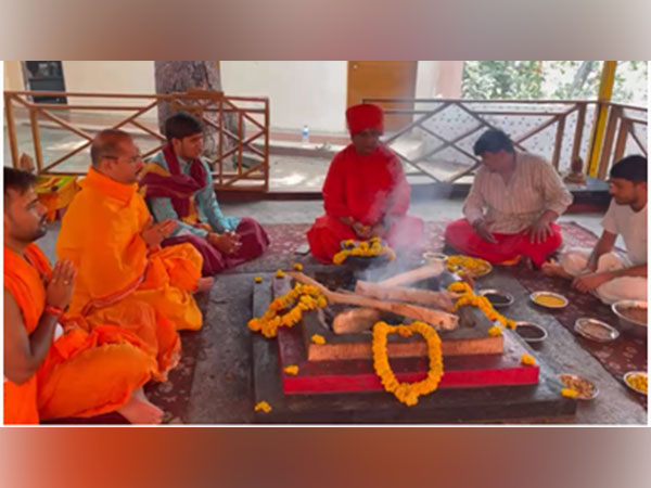 Dharm Guru offers puja in Indore city for success of Pancham Dham