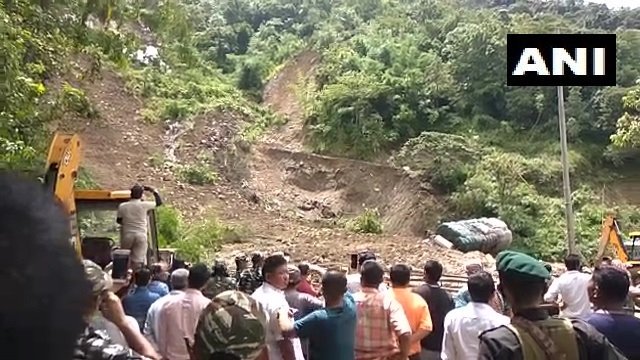 Traffic on NH 37 stopped due to landslide in Noney district of Manipur