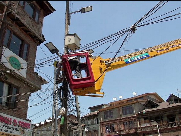 LED street lights installed in Srinagar under Smart Cities programme