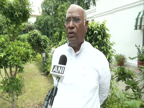 ED harassing Congress to demoralise our workers: Mallikarjun Kharge