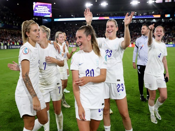 Women's Euro 2022: Hosts England cruise into final after crushing Sweden 4-0 in SFs