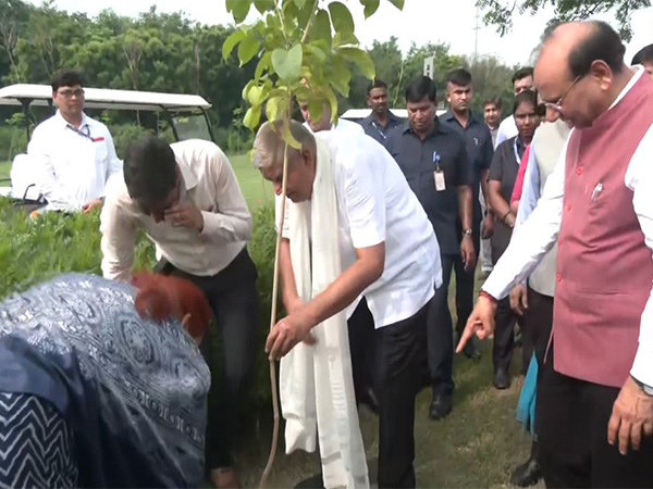 Vice President Dhankhar Joins 'Ek Ped Maa Ke Naam' Campaign in Delhi