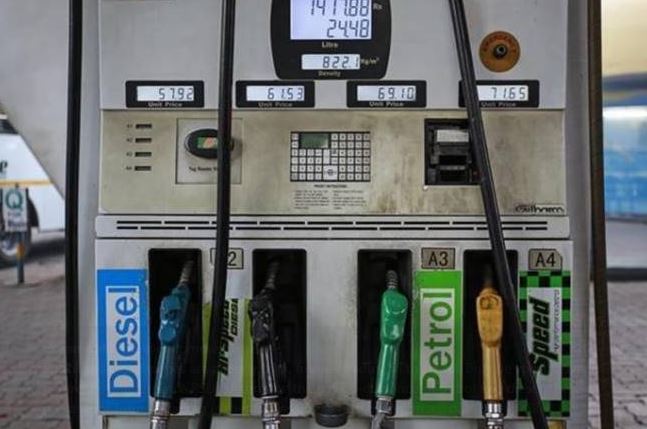 Central and state governments reduces price of Petrol and diesel by Rs 5 in Gujarat