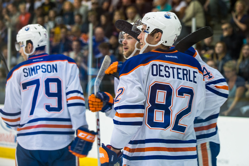 Neal’s 4 goals help Oilers stun Islanders