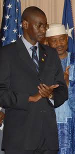 UPDATE 1-Mali president names diplomat Moctar Ouane as interim prime minister