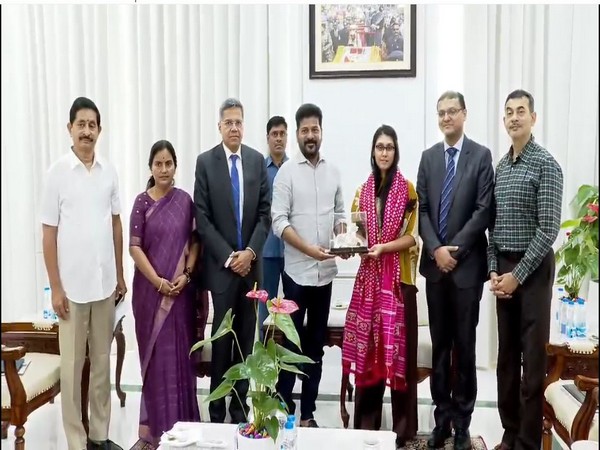 Telangana CM Pledges Enhanced Healthcare at Pink Power Run 2024