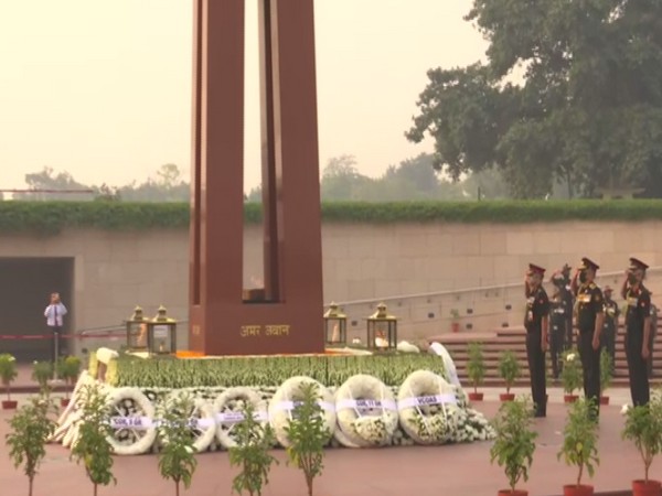 CDS, Army Chief pay tributes at National War Memorial on Infantry Day