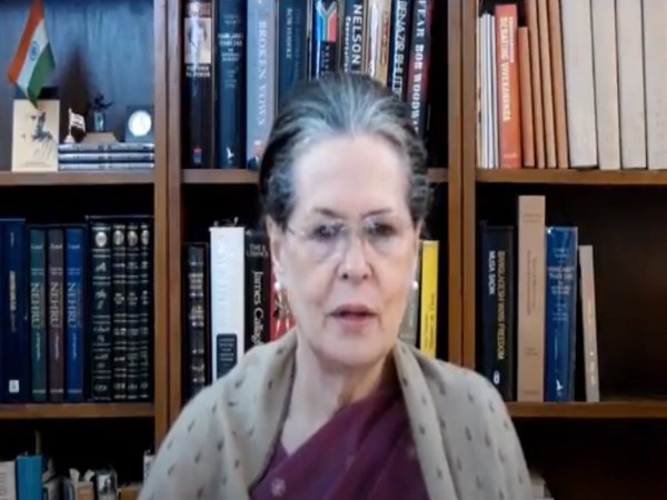Sonia Gandhi slams Bihar govt, says people with Mahagatbandhan