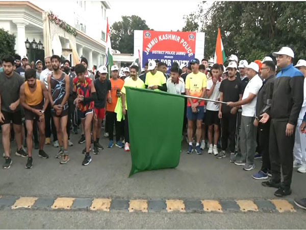 Jammu 'Run for Unity' Marathon Honors Fallen Cops on Commemoration Day