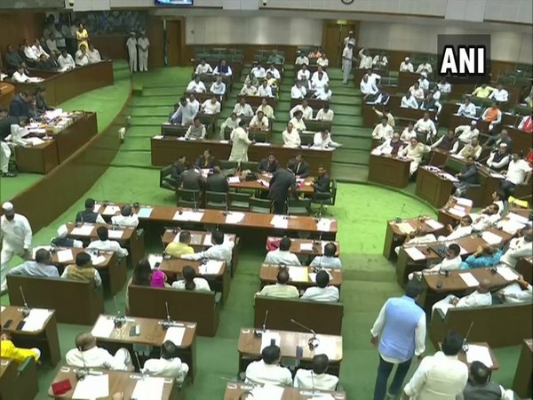 Maha Assembly members take oath sans CM's swearing-in