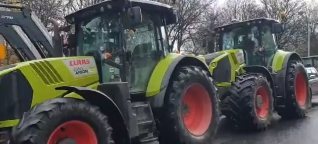 Irish farmers fire election warning shot with Dublin tractor protest
