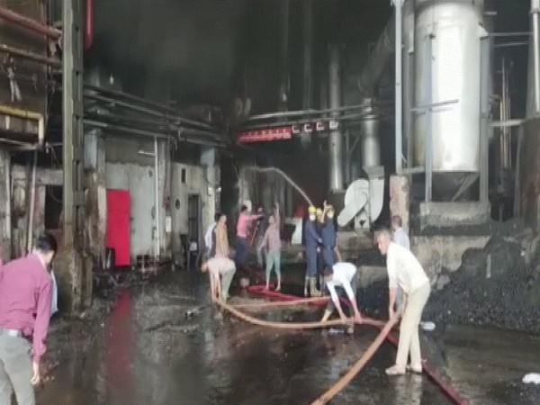 Massive fire breaks out at dyeing mill in Surat, Gujarat