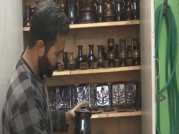 J-K: Kashmiri youth working on reviving dying art of glazed pottery in valley 