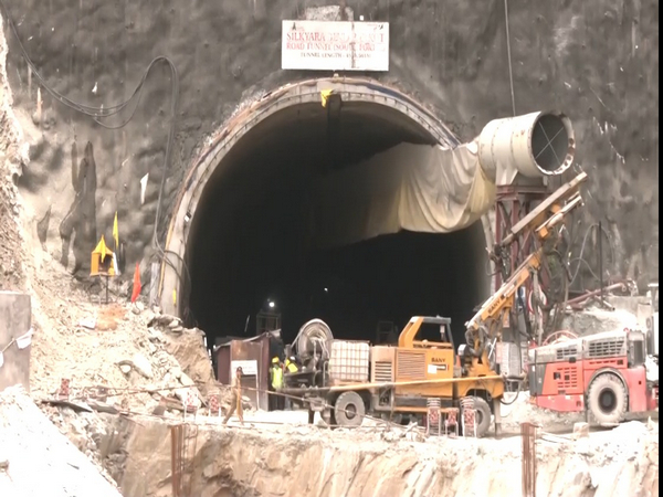 Vertical boring done up to 31 metres, rat-hole miners arrive for manual horizontal drilling