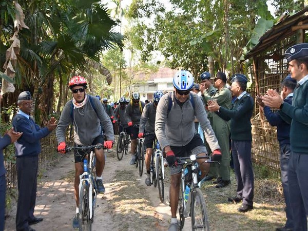 17-day bicycle expedition to commemorate sacrifice of air warriors 