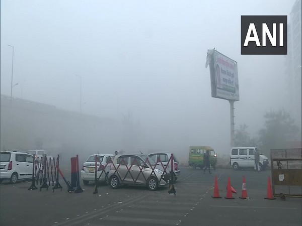 Blanket of fog shrouds Delhi, air quality remains in 'very poor' category